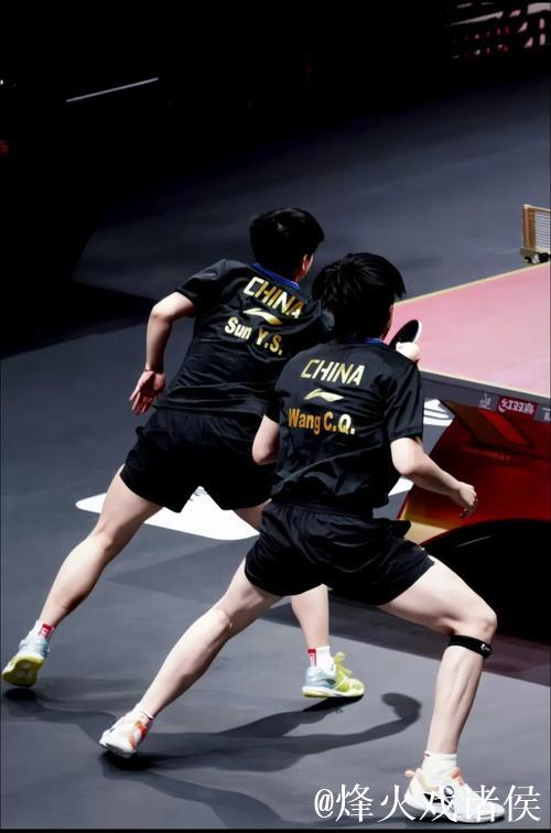 孙颖莎脚踝伤情曝光,王楚钦情况更为严重 孙颖莎脚踝伤情曝光,王楚钦情况更为严重